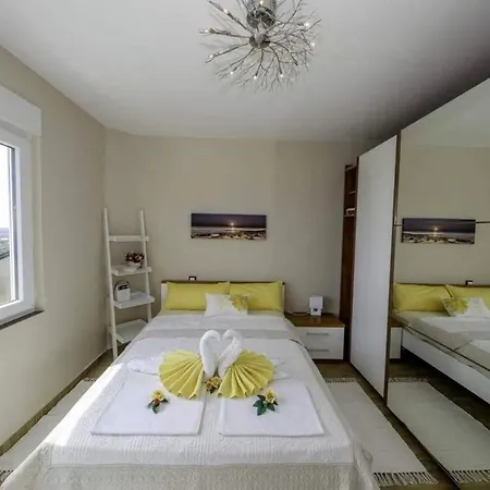 With Parking Space Banjol, Rab - 22226 Appartamento Rab Town